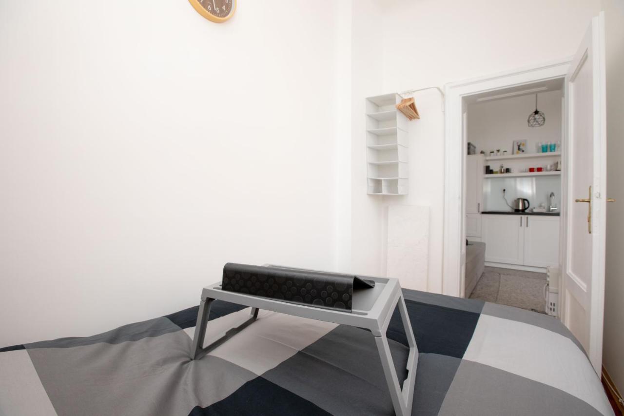You Will Love It, In Vracar Belgrad Exteriör bild